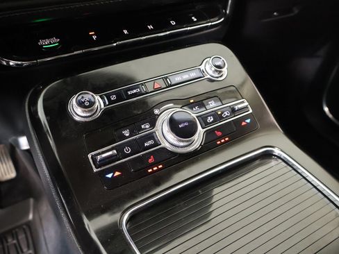 Used 2023 Lincoln Nautilus AWD w/ Premium Package image 8