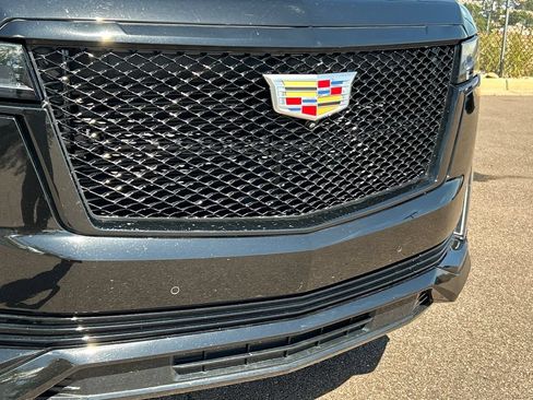 Used 2023 Cadillac Escalade ESV Sport w/ Touring Package AWD/4WD image 25