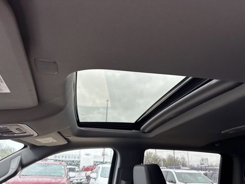 New 2026 GMC Sierra 1500 SLT image 19