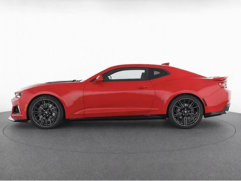 Used 2018 Chevrolet Camaro ZL1 RWD image 6