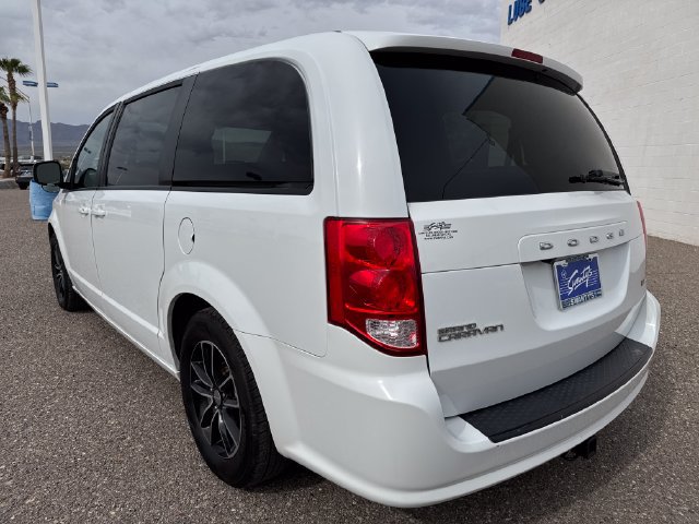 Used 2019 Dodge Grand Caravan SXT w/ Blacktop Package FWD image 3