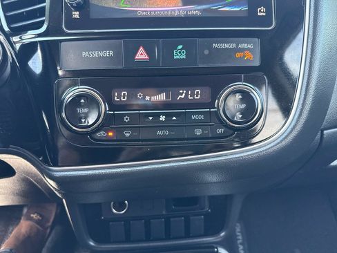 Used 2018 Mitsubishi Outlander SE FWD image 23