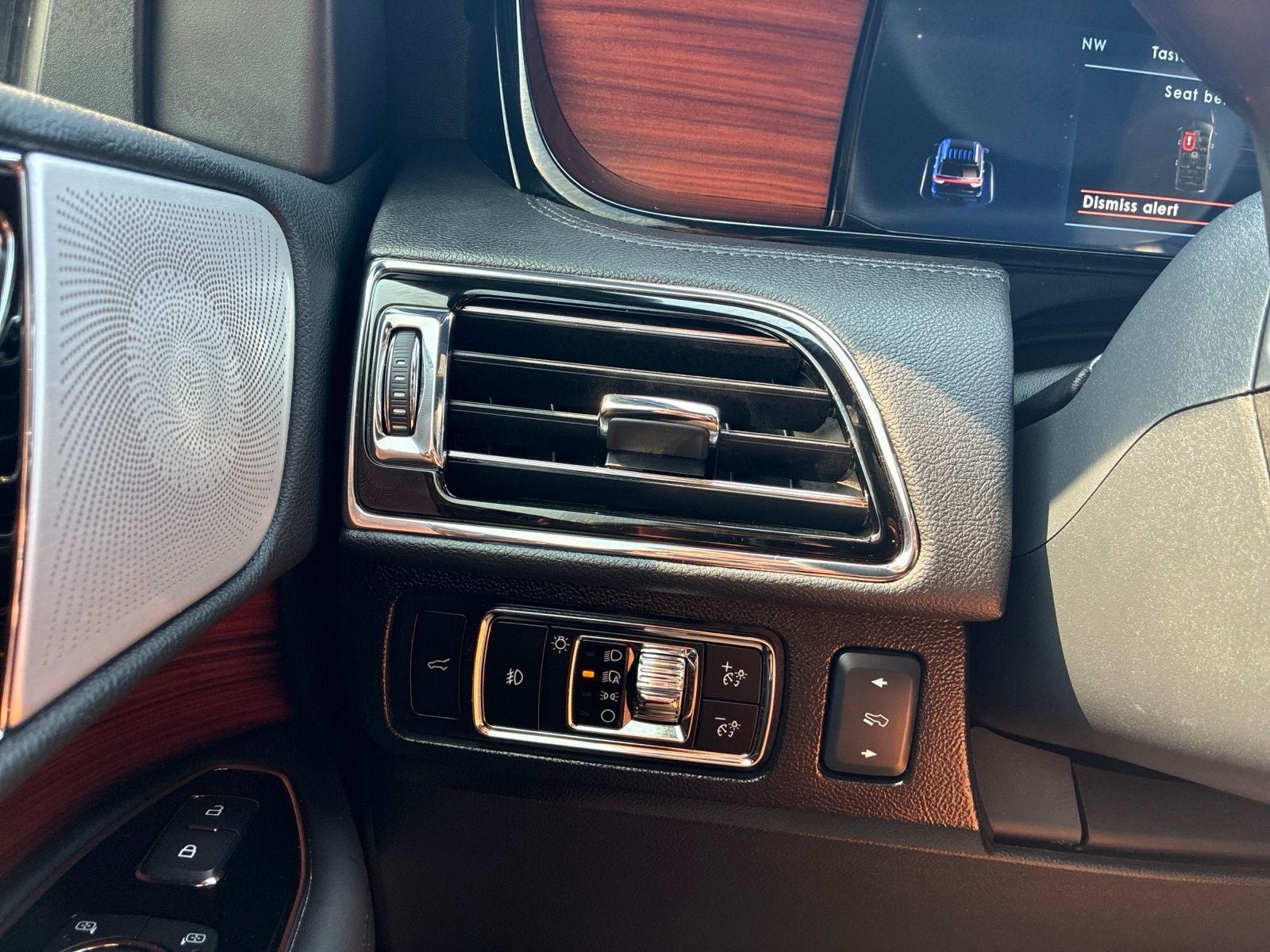 Used 2024 Lincoln Navigator Reserve AWD/4WD image 33