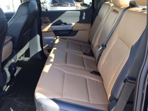 Used 2025 Ford F250 Lariat image 32