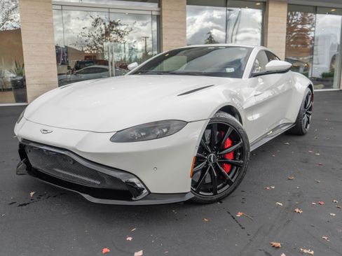 Used 2020 Aston Martin V8 Vantage Coupe RWD image 34