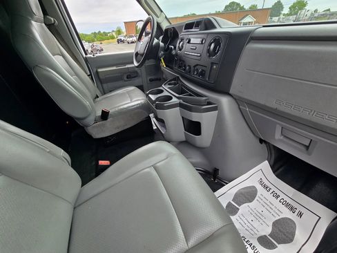 Used 2014 Ford E-350 and Econoline 350 Super Duty image 16