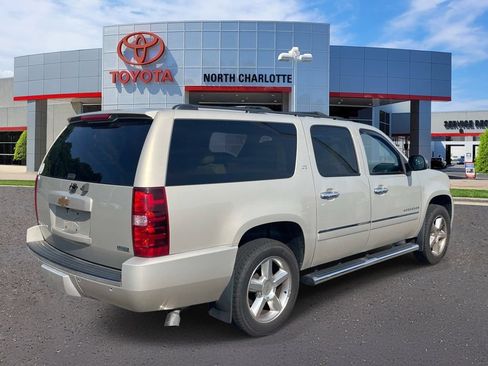 Used 2012 Chevrolet Suburban LTZ AWD/4WD image 7