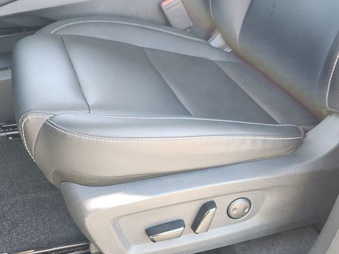 Used 2025 Nissan Murano SV image 17