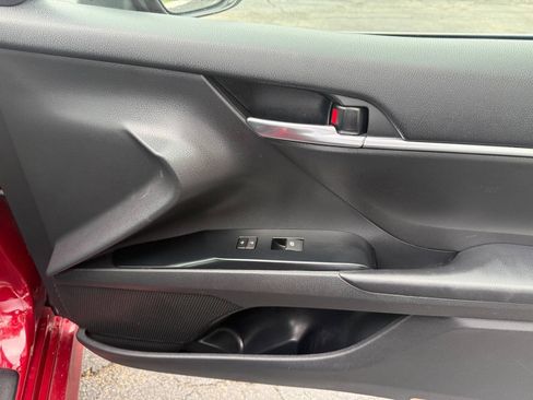 Used 2019 Toyota Camry LE FWD image 36