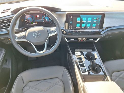 New 2026 Volkswagen Atlas Cross Sport SE image 9