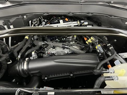 Used 2025 Ford Explorer ST-Line w/ ST-Line Street Pack image 39