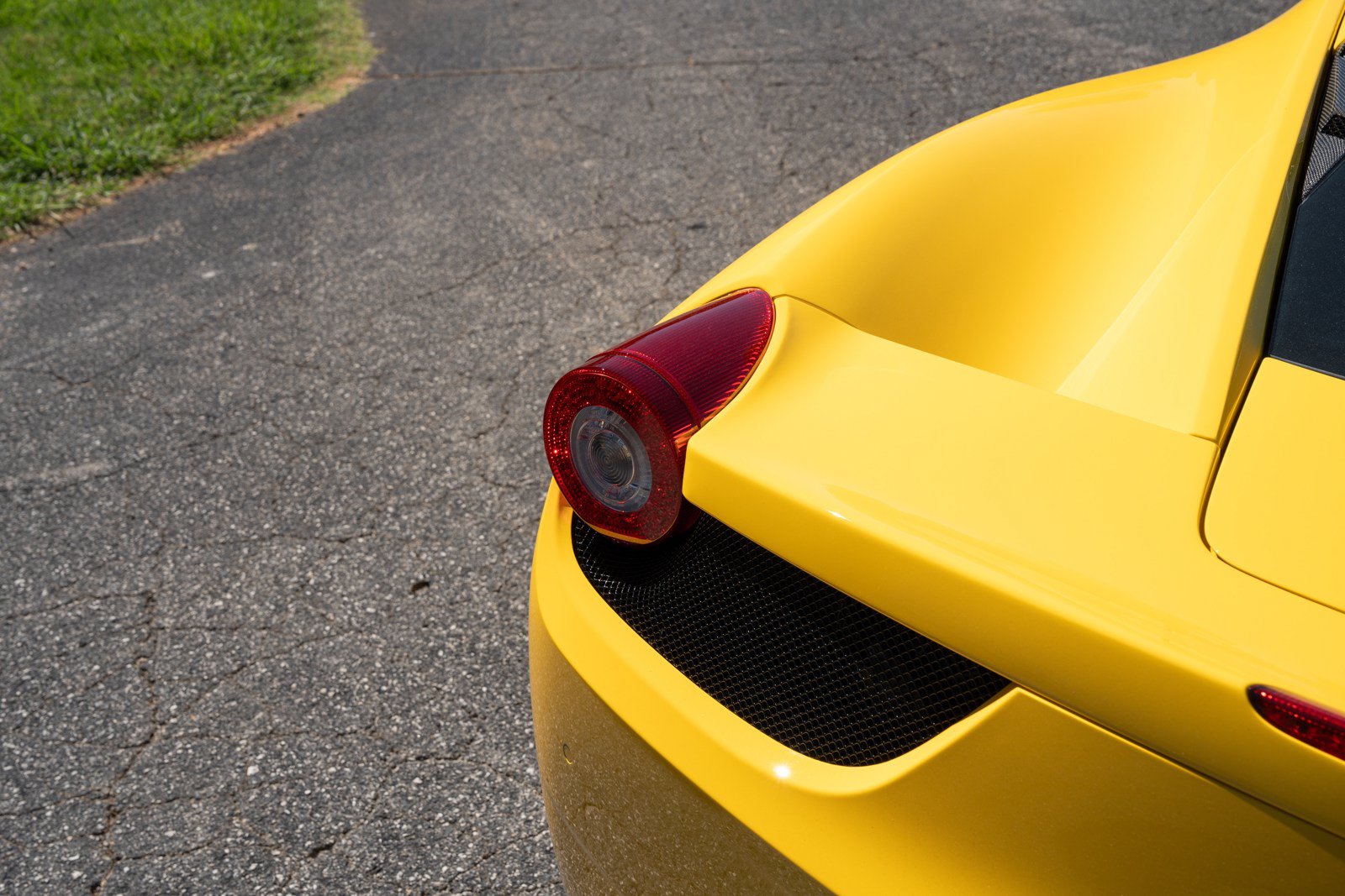Used 2012 Ferrari 458 Italia Coupe RWD image 17