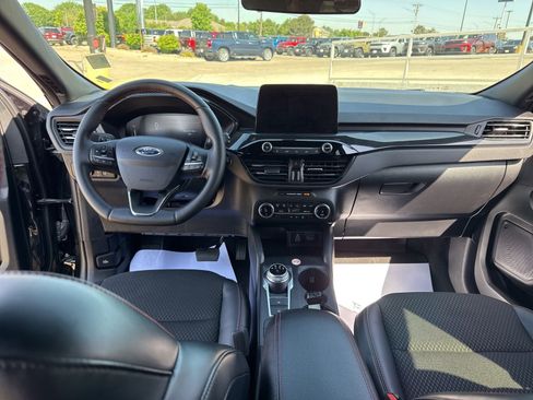 Used 2025 Ford Escape ST-Line Select AWD/4WD image 29