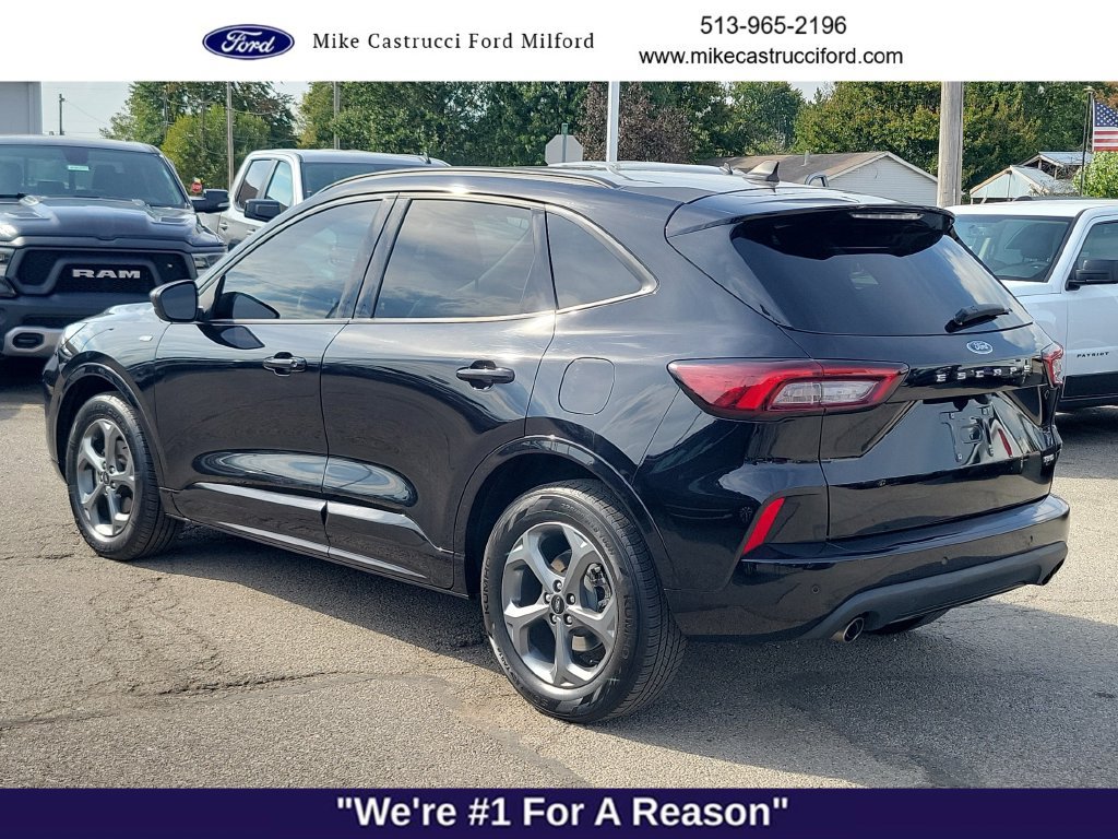Used 2023 Ford Escape ST-Line w/ Tech Pack #1 AWD/4WD image 3