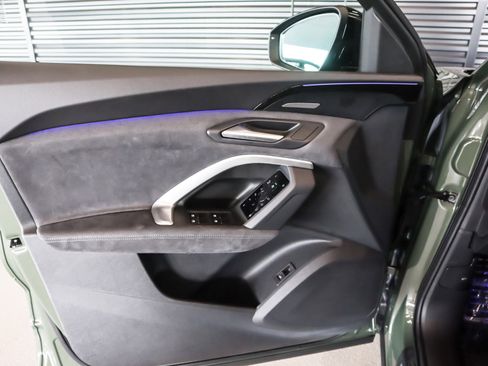 New 2025 Audi SQ5 Prestige image 28