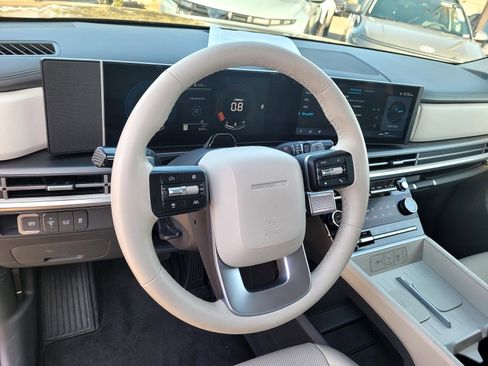 Certified 2025 Hyundai Santa Fe SEL image 11