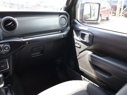 Used 2023 Jeep Gladiator Sport AWD/4WD image 42