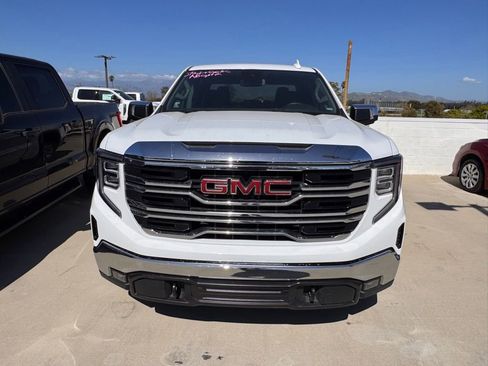 Used 2025 GMC Sierra 1500 SLT RWD image 2