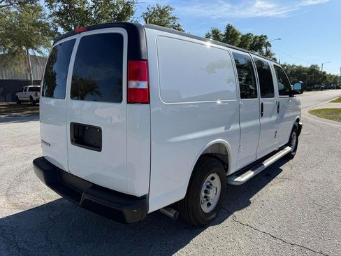 Used 2025 Chevrolet Express 2500 w/ Driver Convenience Package RWD image 4