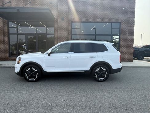 Used 2024 Kia Telluride S AWD/4WD image 3