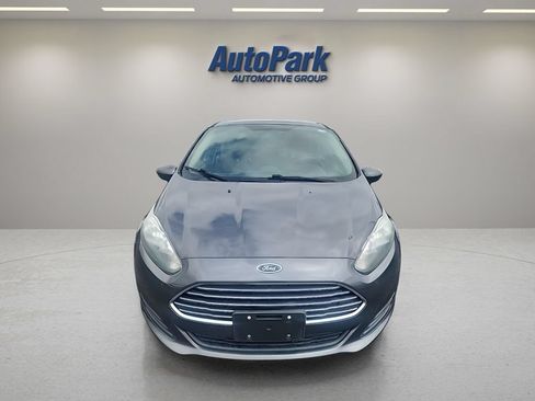 Used 2019 Ford Fiesta SE FWD image 2