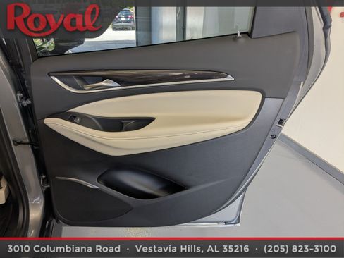 Used 2018 Buick Enclave Premium FWD image 9