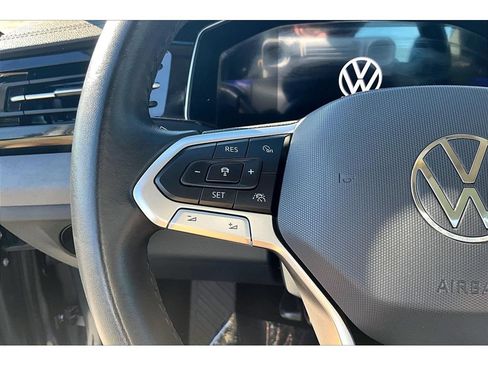 Used 2025 Volkswagen Jetta SE FWD image 10