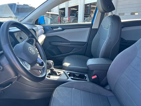 Used 2024 Volkswagen Taos SE image 22