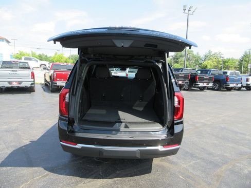 Certified 2025 GMC Yukon XL Elevation w/ Technology Package AWD/4WD image 8