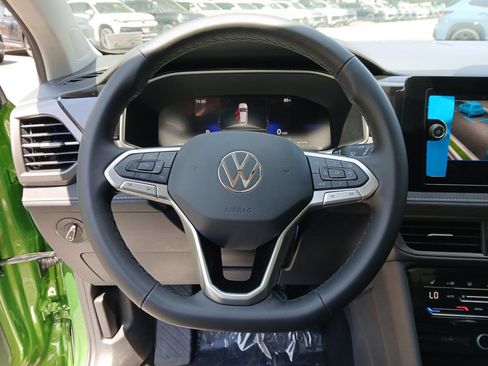 New 2026 Volkswagen Taos SE FWD image 14