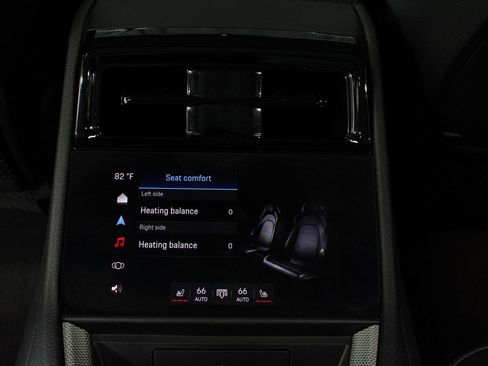 Certified 2025 Porsche Panamera 4 AWD/4WD image 33