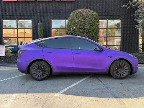 Used 2022 Tesla Model Y Long Range image 21