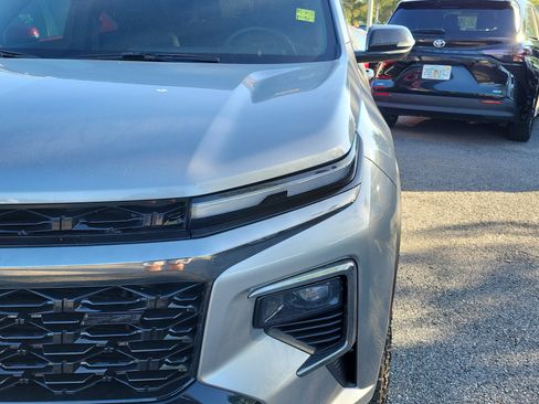 Used 2025 Chevrolet Traverse Z71 w/ Enhanced Driving Package image 3