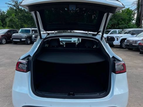 Used 2022 Tesla Model Y Long Range AWD/4WD image 14