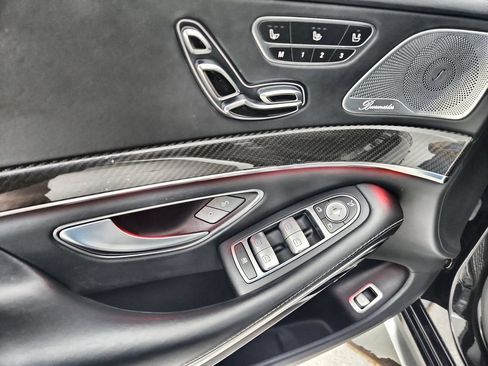 Used 2015 Mercedes-Benz S 63 AMG 4MATIC Sedan image 22
