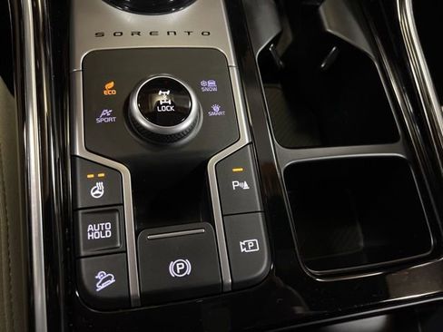 Used 2025 Kia Sorento SX Prestige image 28