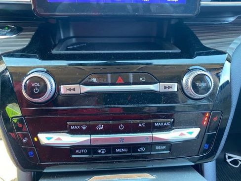 Used 2021 Ford Explorer Limited w/ Equipment Group 301A image 24