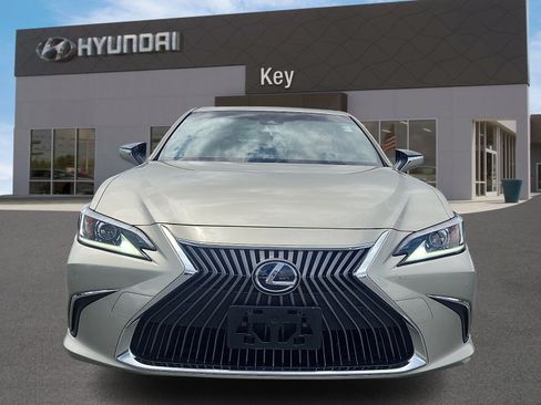 Used 2019 Lexus ES 300h FWD image 8