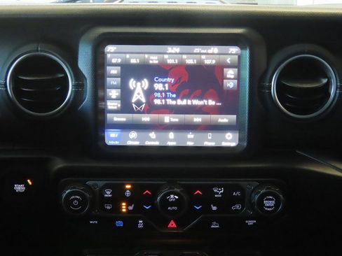 Used 2023 Jeep Wrangler Unlimited Sahara w/ Cold Weather Group image 6