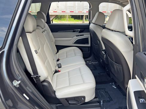 Used 2023 Kia Telluride EX AWD/4WD image 42