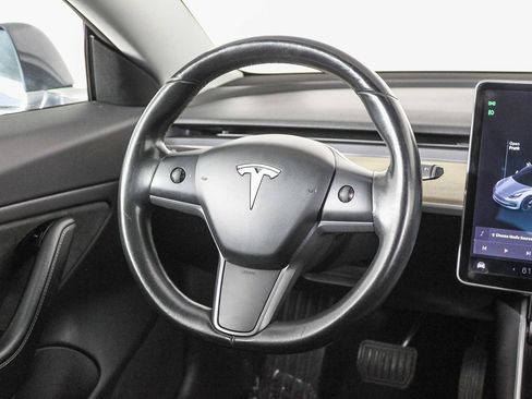 Used 2018 Tesla Model 3 Long Range image 16