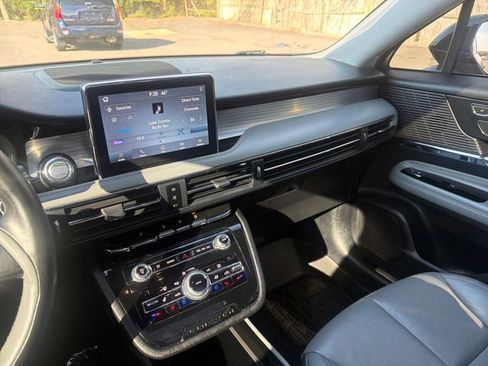 Used 2020 Lincoln Corsair AWD w/ Premium Package image 37