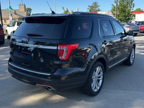 Used 2018 Ford Explorer XLT w/ Equipment Group 202A FWD image 3