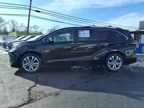 Used 2021 Toyota Sienna Platinum image 6