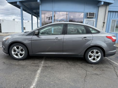 Used 2013 Ford Focus SE image 2
