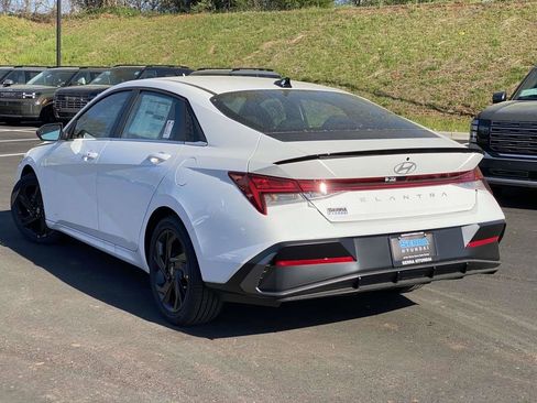 New 2026 Hyundai Elantra SEL Sport Premium FWD image 5