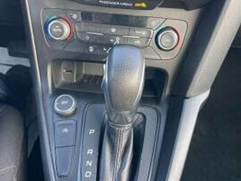 Used 2017 Ford Focus SE image 9