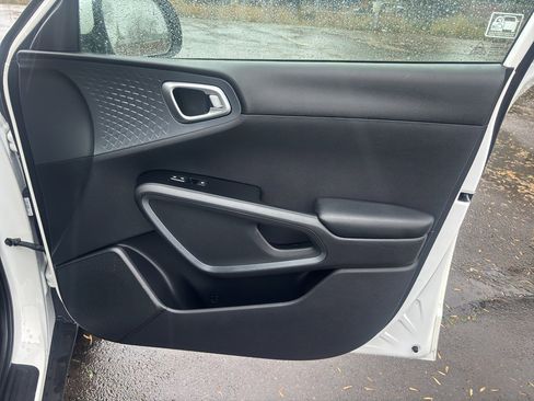 Used 2020 Kia Soul S image 24