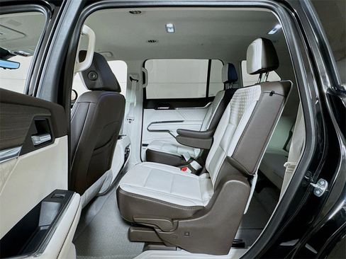 Certified 2025 GMC Acadia Denali w/ Super Cruise Package image 23