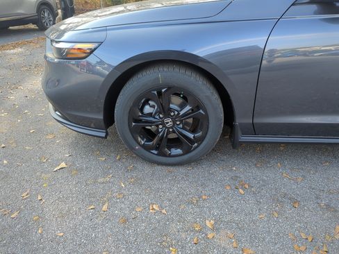 Certified 2025 Honda Accord SE image 14